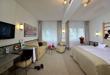 Designers-Double Room 1 Double Bed