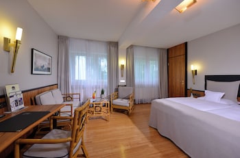 Designers-Double Room 1 Double Bed