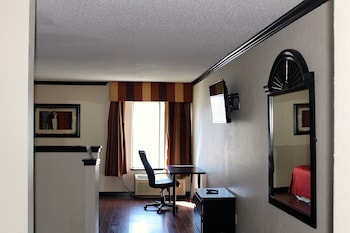Standard Room, 1 King Bed, Jetted Tub
