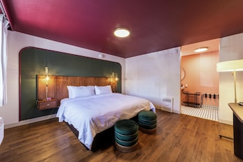 Standard Room, 1 King Bed, Non Smoking