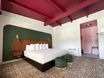 Standard Room, 1 King Bed, Non Smoking