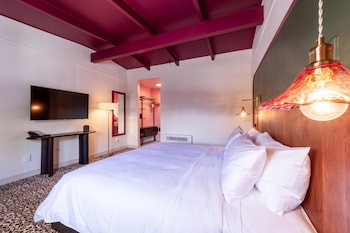Standard Room, 1 King Bed, Non Smoking