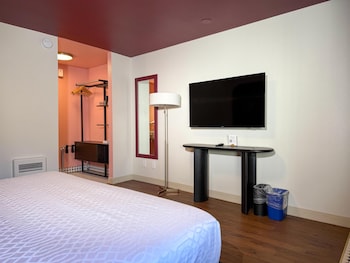 Standard Room, 1 King Bed, Non Smoking
