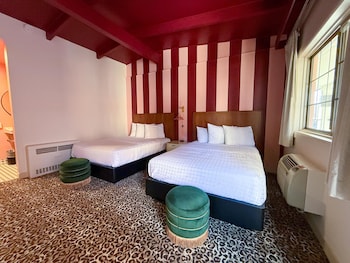 Standard Room, 2 Double Beds, Non Smoking