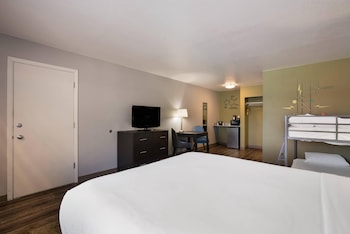 Standard Room, Multiple Beds, Non Smoking