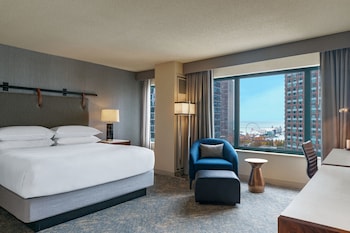 Club Room, 1 King Bed