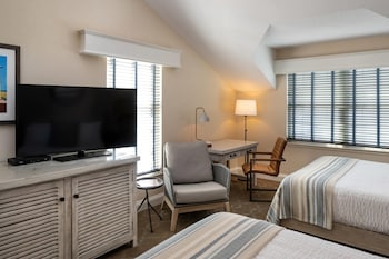 Standard Room, 2 Queen Beds, Non Smoking