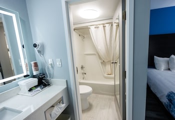 Room, 2 Double Beds, Accessible, Non Smoking (Mobility/Hearing, Roll-in Shower)