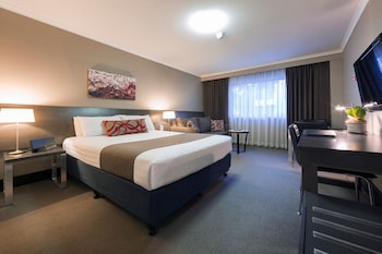 Atrium Queen Room