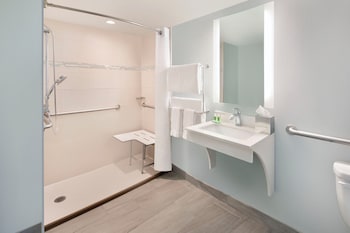 Standard Room, Multiple Beds, Roll-in Shower (Mobility Roll-In Shower)