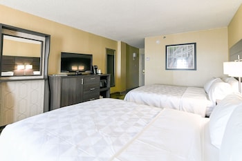 Standard Room, Multiple Beds, Roll-in Shower (Mobility Roll-In Shower)