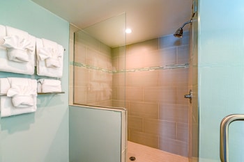 Standard Room, Multiple Beds, Roll-in Shower (Mobility Roll-In Shower)
