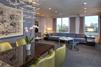 Suite, 1 King Bed
