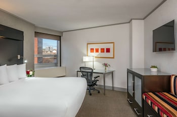Room, 1 King Bed, Accessible (River, Hearing, Roll-In Shower)