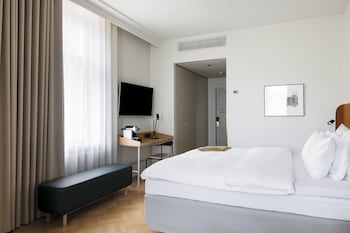 Room, 1 Queen Bed (Solo Supreme Queen)