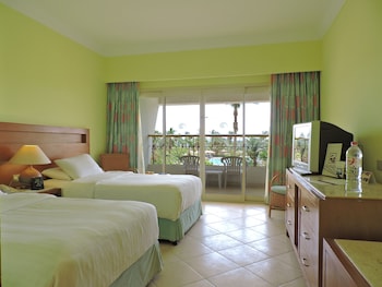 Standard Twin Room with Pool and Sea View