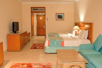 Superior Twin Room with Garden And Pool View