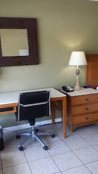 Standard Room, 1 King Bed