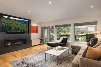 Signature Condo, Air conditioning (Montaneros 214)