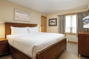 Premier Condo, Fireplace (Montaneros 202)