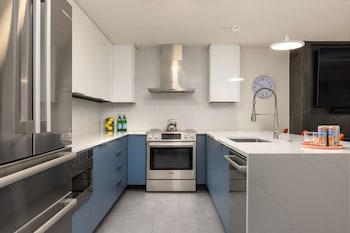 Signature Condo, Air conditioning (Montaneros 214)
