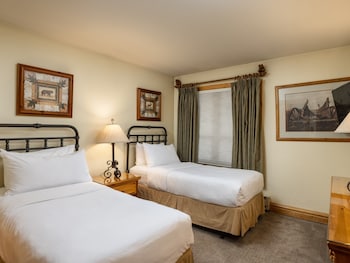 Premier Condo, Fireplace (Montaneros 306)