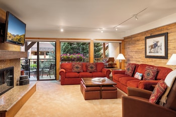 Premier Condo, Fireplace (Montaneros 212)