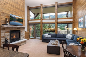 Premier Condo, Fireplace (Montaneros 414)