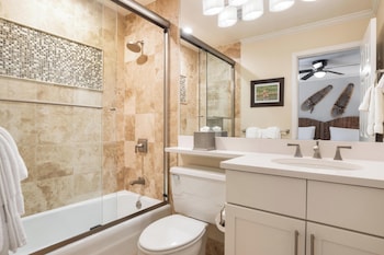 Premier Condo, Fireplace (Montaneros 412)