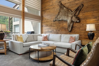 Premier Condo, Fireplace (Montaneros 406)