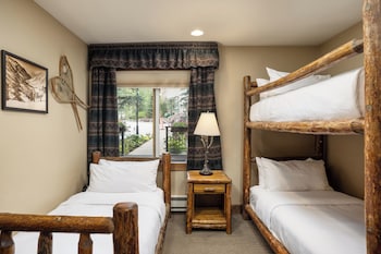Premier Condo, Fireplace (Montaneros 216)