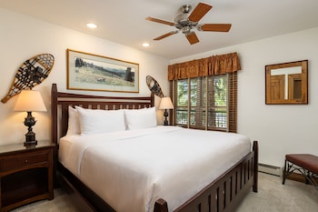 Signature Condo, Fireplace (Montaneros 318)