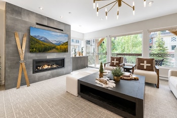 Condo, Balcony (Montaneros 302)