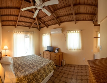 Superior Room, 1 Queen Bed, Private Bathroom, Harbor View