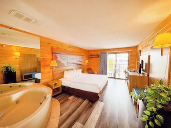 Upgraded, Standard Room, 1 King Bed, Jetted Tub
