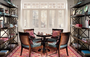Club Room, 1 King Bed