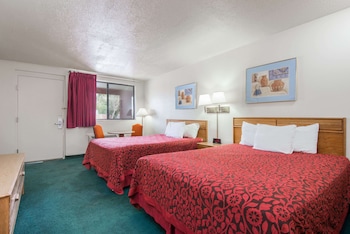 Standard Room, 2 Queen Beds