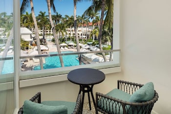 Lilly Pulitzer Suite 2 Queens with Balcony