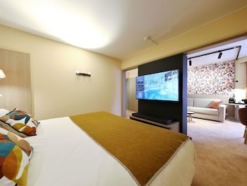 Junior Suite, 1 King Bed with Sofa bed