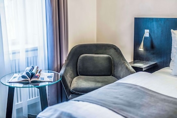 Double Room, 1 Queen Bed
