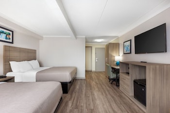 Room, 2 Queen Beds, Accessible, Non Smoking (Upgrade)