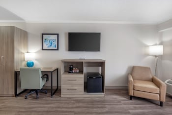 Room, 2 Queen Beds, Accessible, Non Smoking (Upgrade)