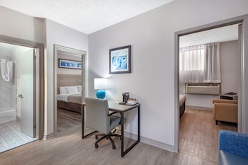 Suite, Multiple Beds, Non Smoking