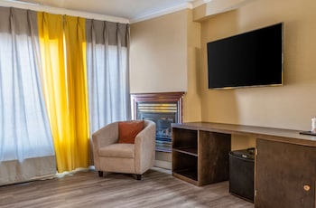 Suite, Multiple Beds, Non Smoking
