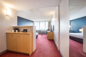 1 King Bed Premium