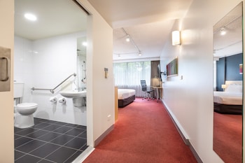 Standard Room, 1 Queen Bed, Accessible
