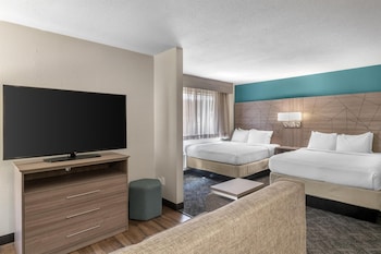 Suite, 2 Queen Beds, Non Smoking, Kitchen (Shower Only;with Sofabed)