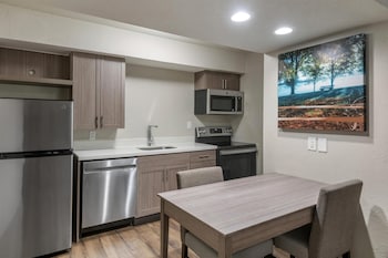 Suite, 2 Queen Beds, Non Smoking, Kitchen (Shower Only;with Sofabed)