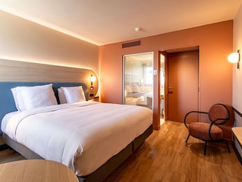 Double room king size bed