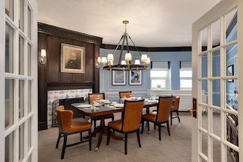 Van Horne Suite